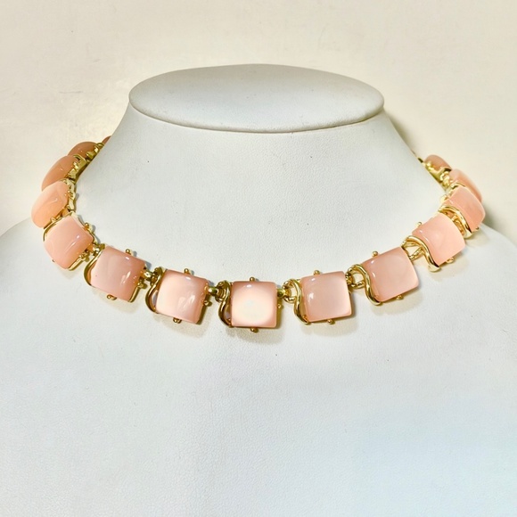 Pink Coro Necklace. Pink thermoset necklace. Pink moonglow choker - Picture 1 of 4